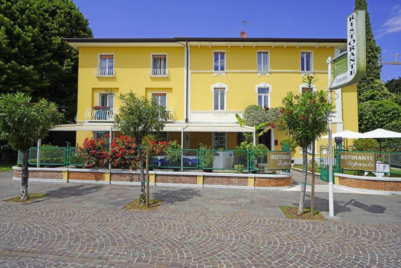 Hotel Ristorante Lepanto Salò Kültér fotó