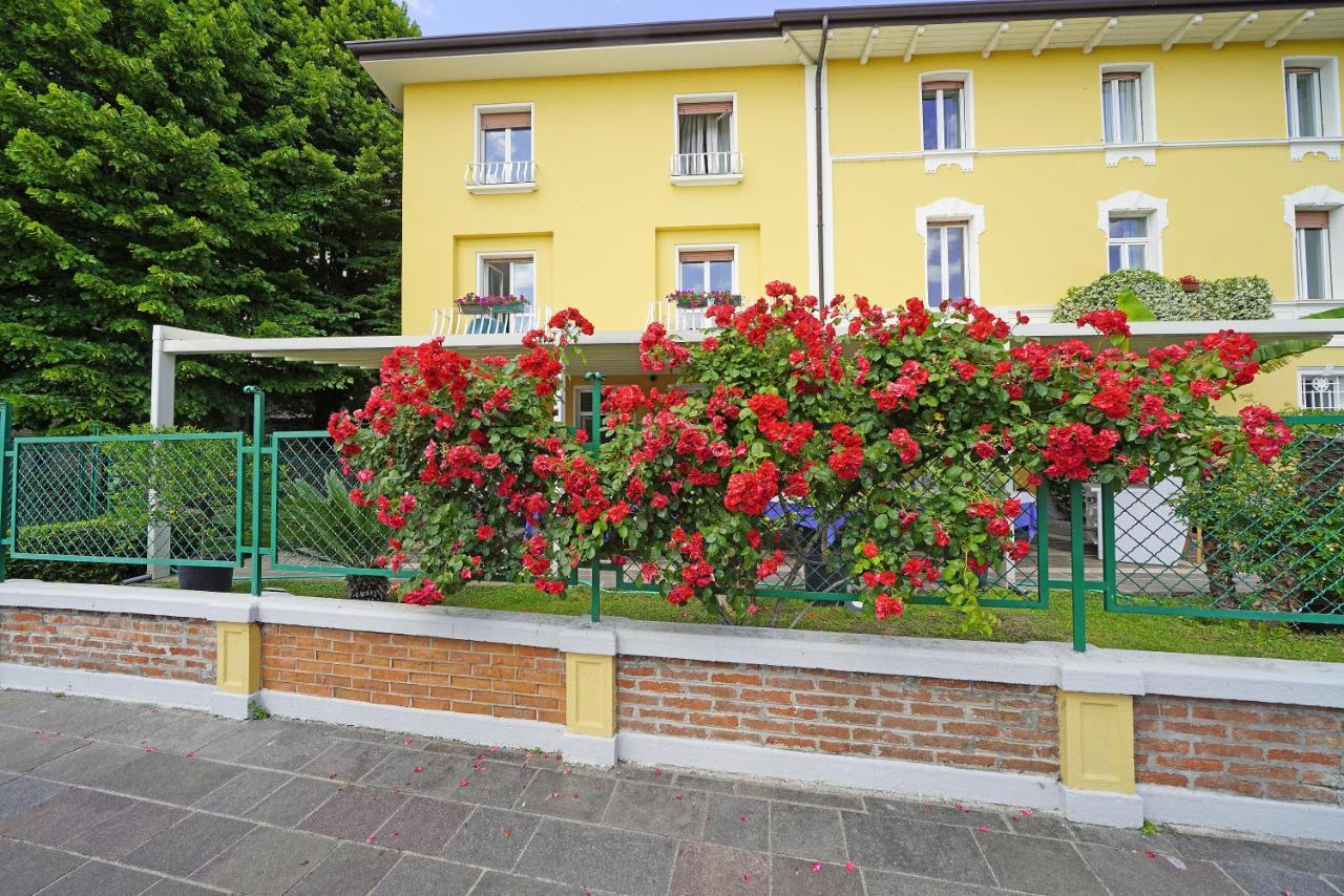 Hotel Ristorante Lepanto Salò Kültér fotó