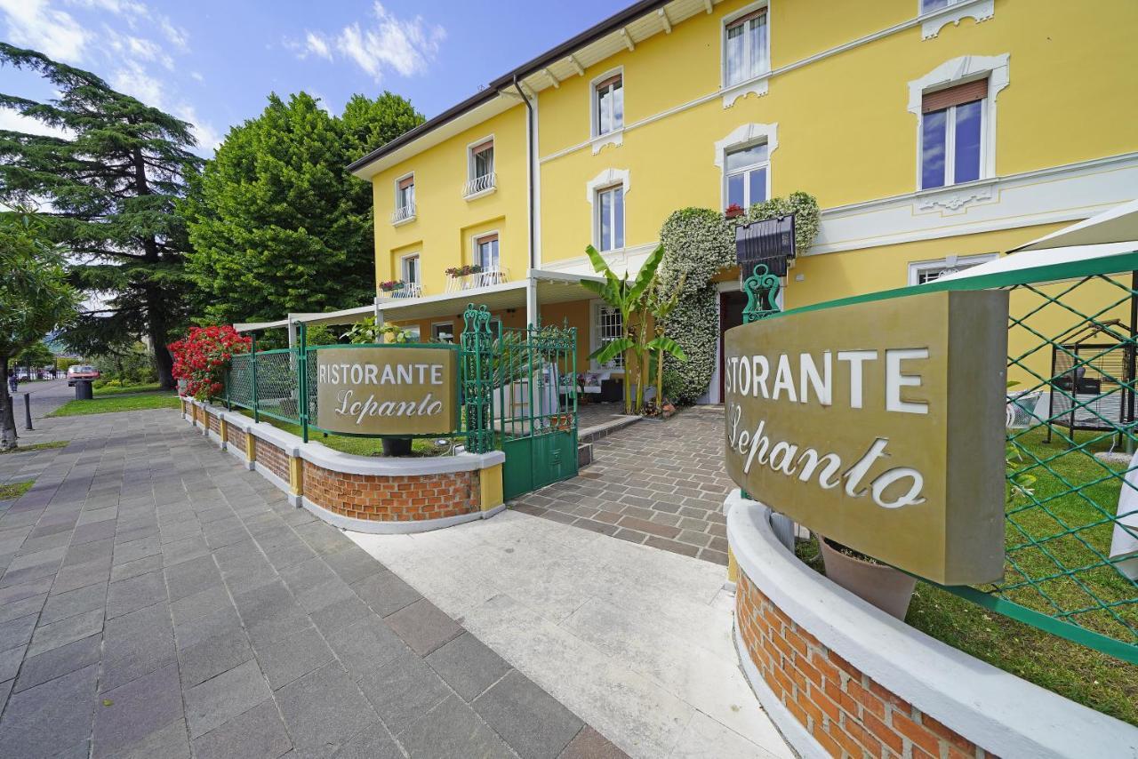 Hotel Ristorante Lepanto Salò Kültér fotó
