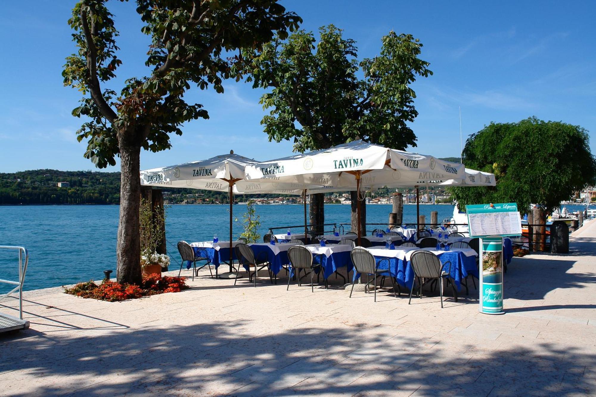 Hotel Ristorante Lepanto Salò Kültér fotó